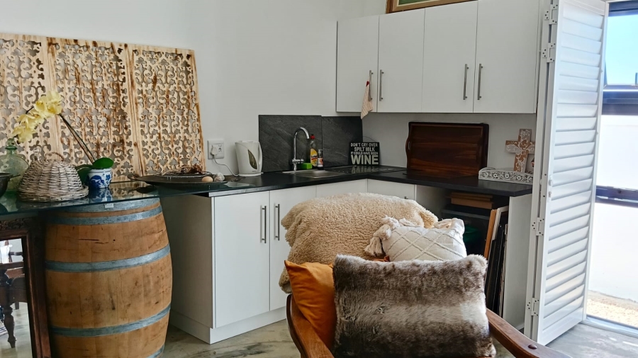 To Let 1 Bedroom Property for Rent in Vermont Western Cape